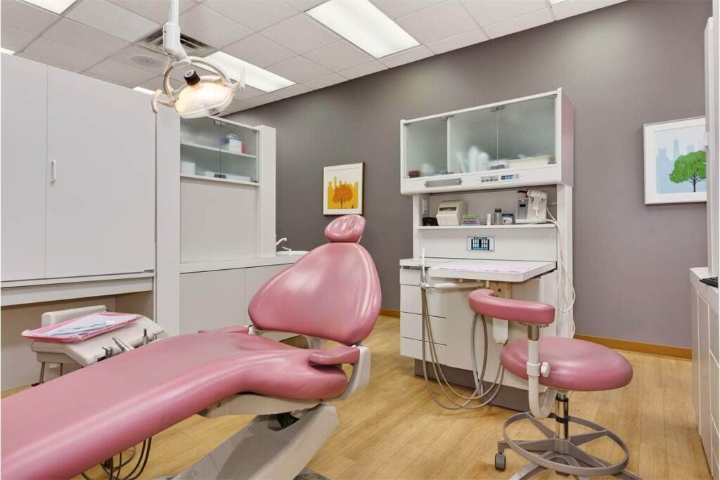 Chicago Dental Solutions cosmetic dentist Lakeview office examining room